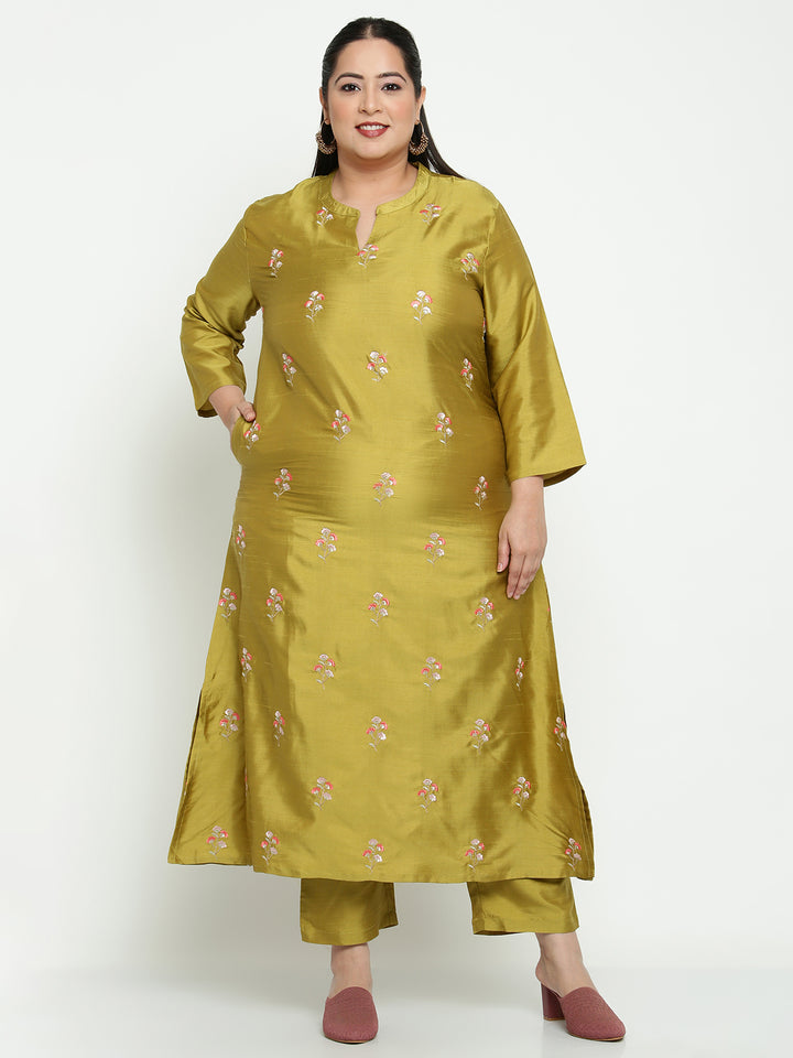 Women Green Embroidered Plus Size Kurta with Trousers