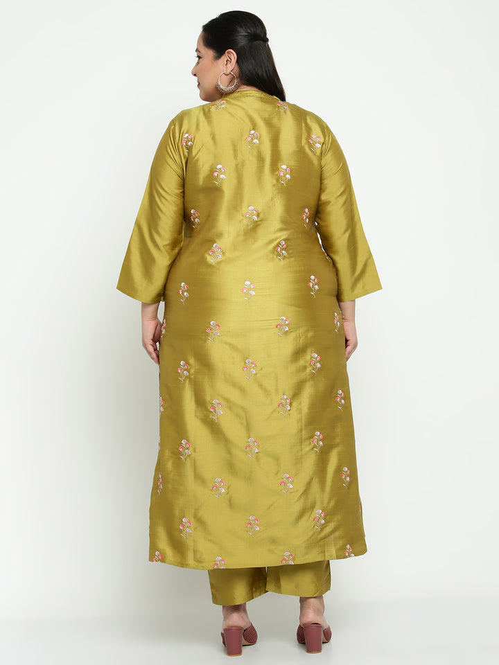 Women Green Embroidered Plus Size Kurta with Trousers