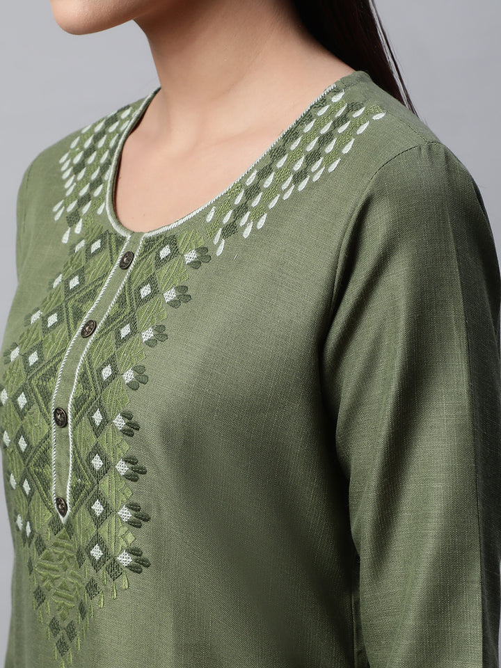 Women Green Embroidered Yoke Design Thread work Kurta with Trousers