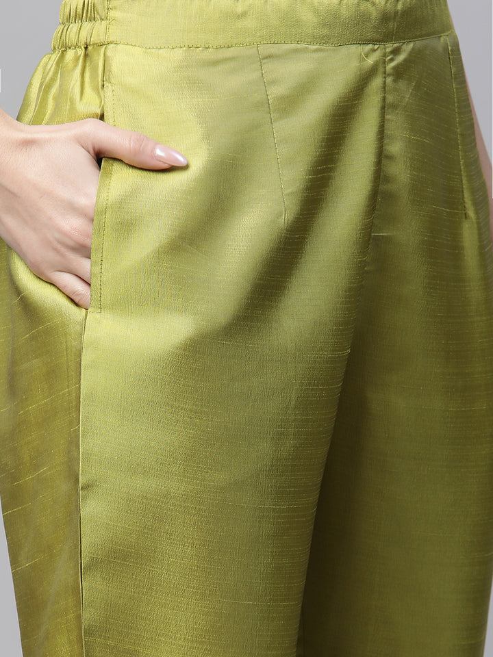 Women Green Embroidered Yoke Thread work Kurta with Trousers